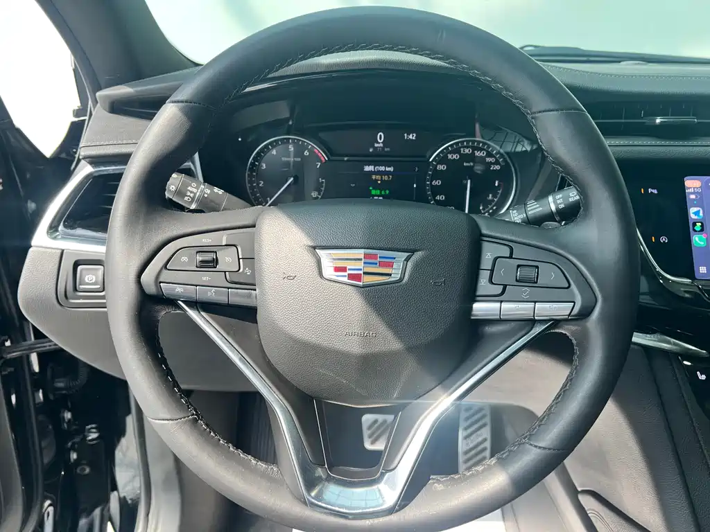 Cadillac XT6 2022 — фото 20