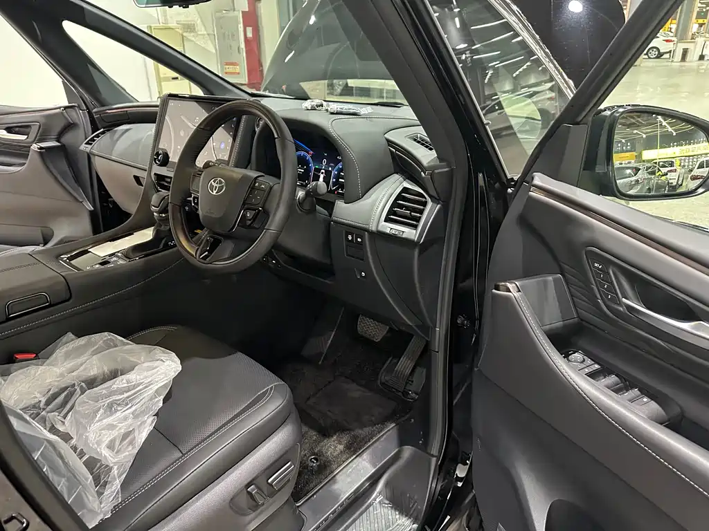 Toyota Alphard 2025 — фото 12