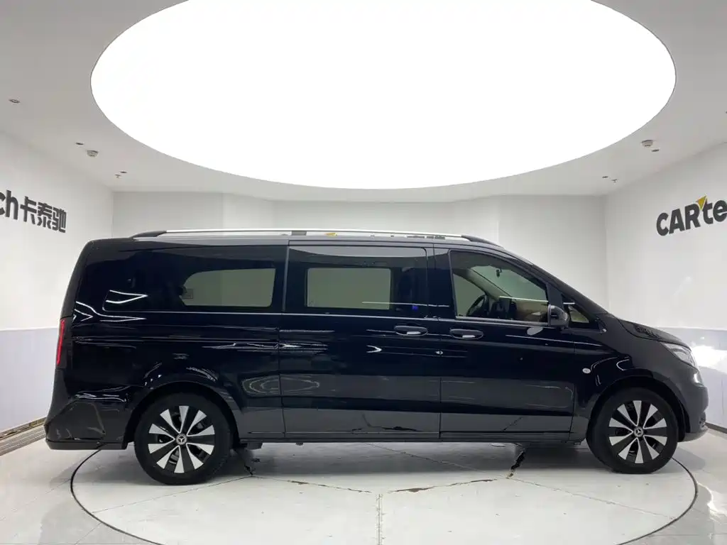 Mercedes-Benz Vito 2023 — фото 4