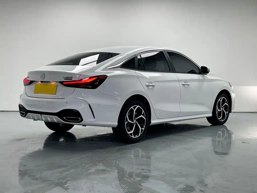 MG MG5 2025