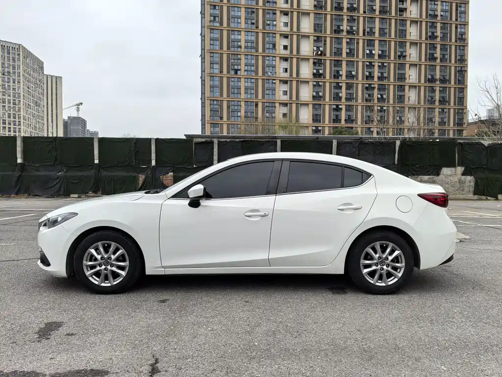 Mazda 3 Axela 2017 — фото 3