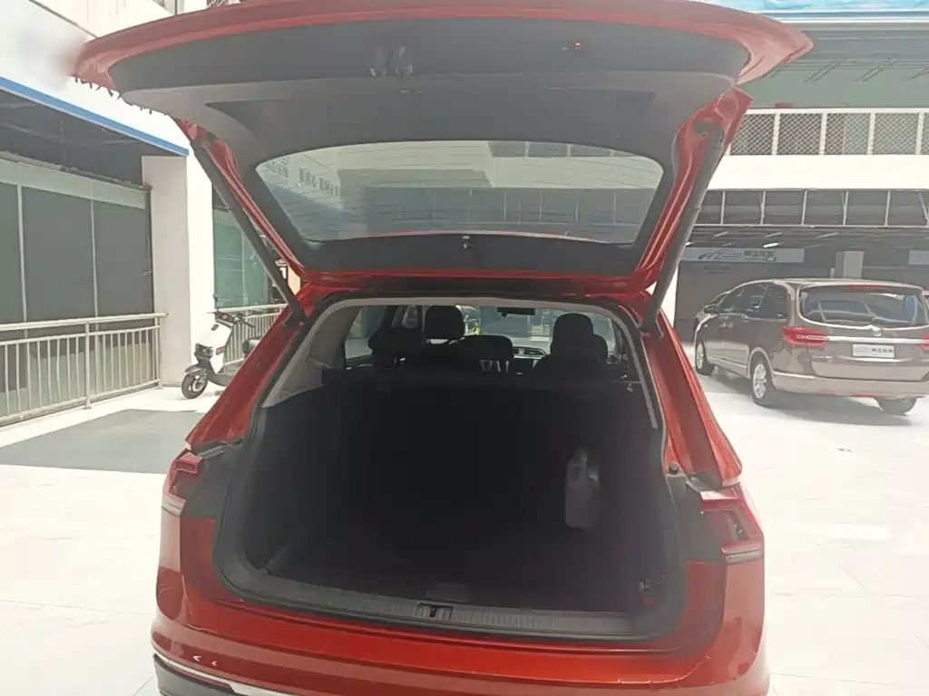 Volkswagen Tiguan L 2017 — фото 19