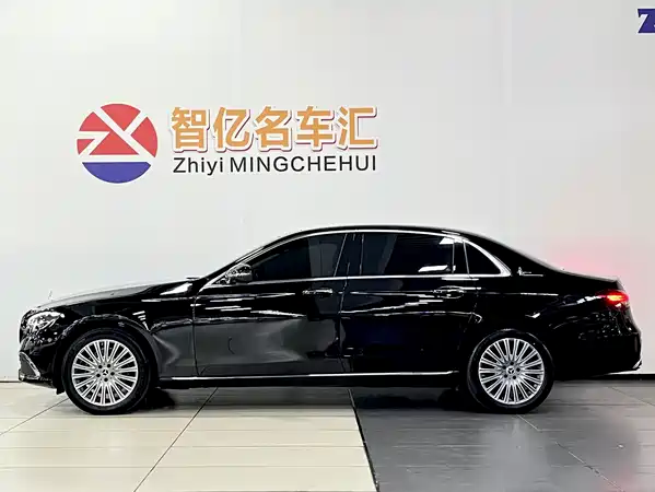 Mercedes-Benz E-Class 2022