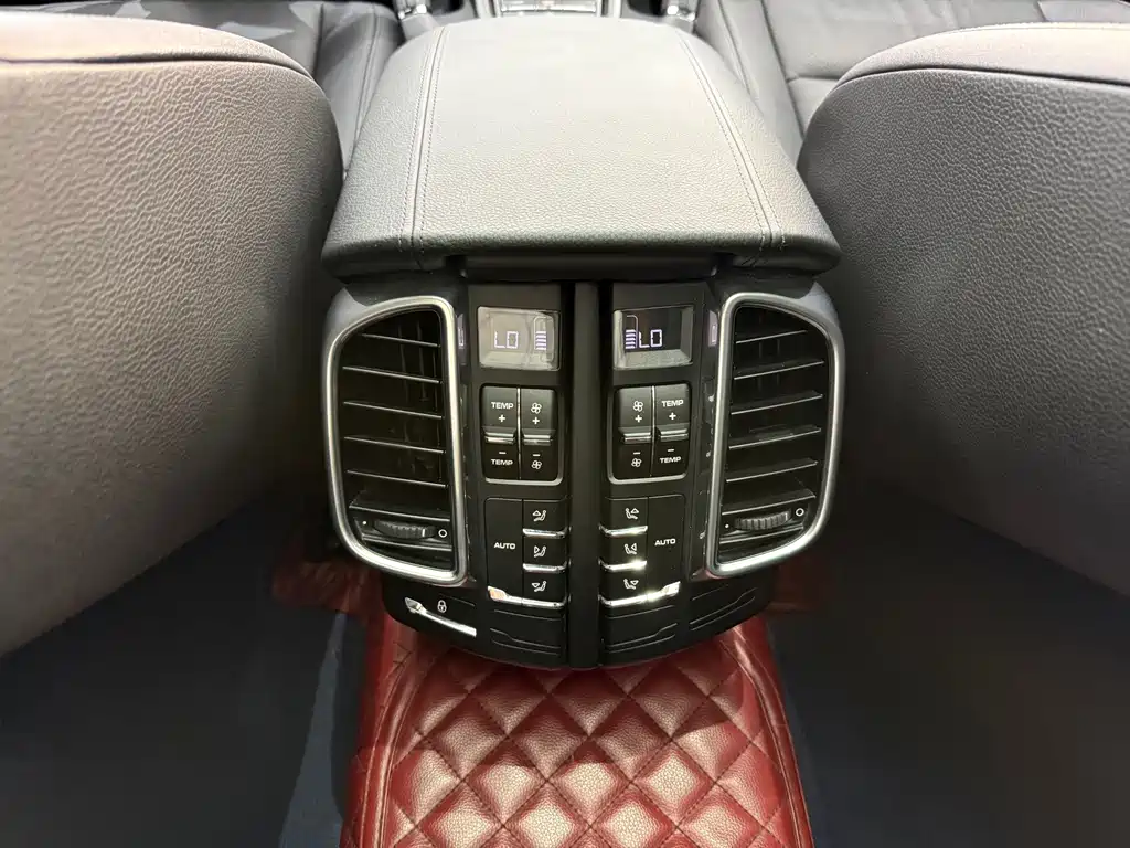 Porsche Cayenne 2015 — фото 18
