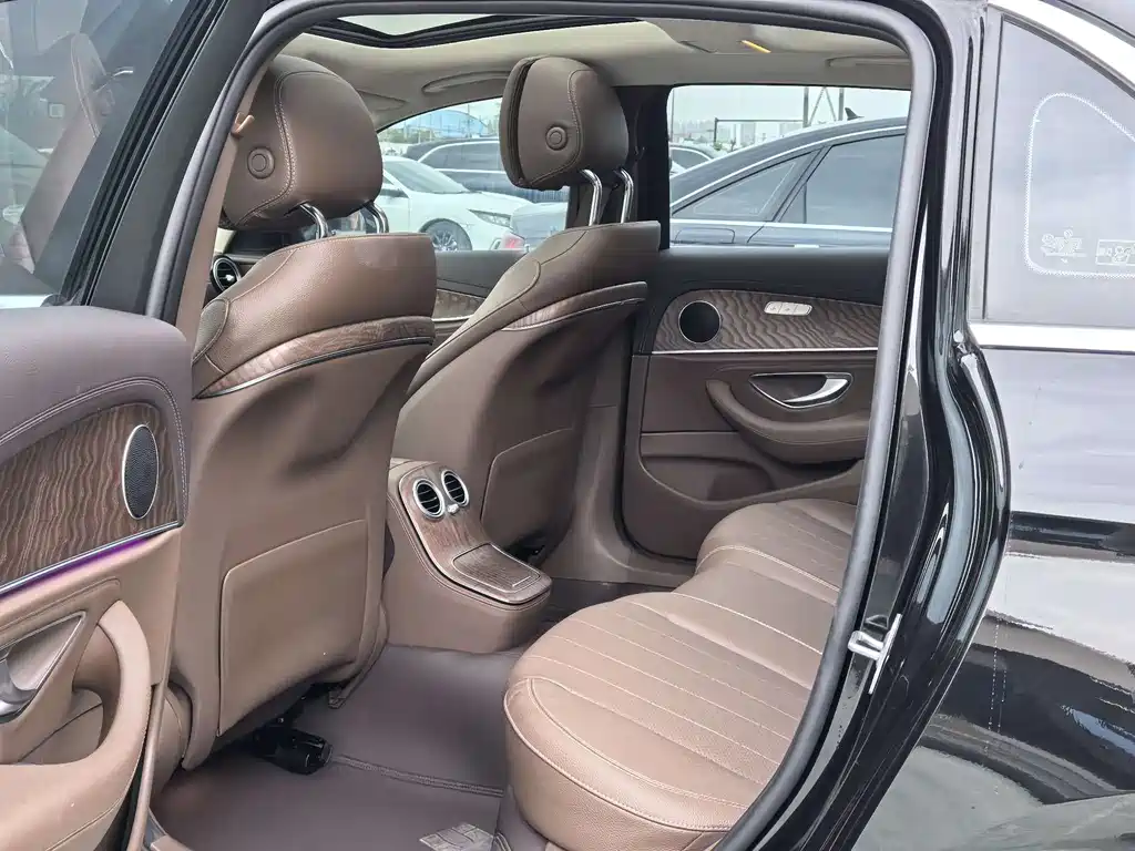Mercedes-Benz E-Class 2023 — фото 4