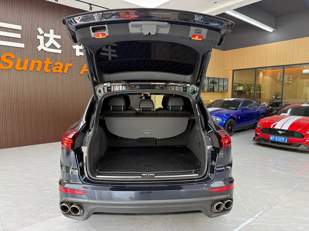 Porsche Cayenne 2015 — фото 30
