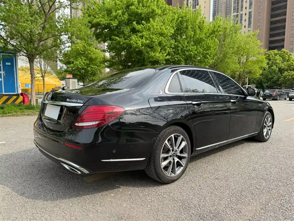 Mercedes-Benz E-Class 2020 — фото 13
