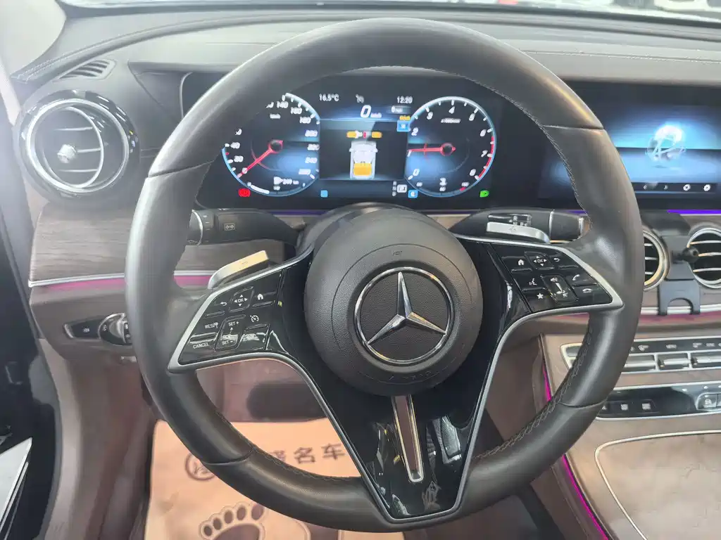 Mercedes-Benz E-Class 2023 — фото 10