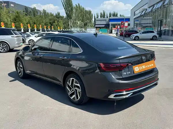 Volkswagen Sagitar 2023