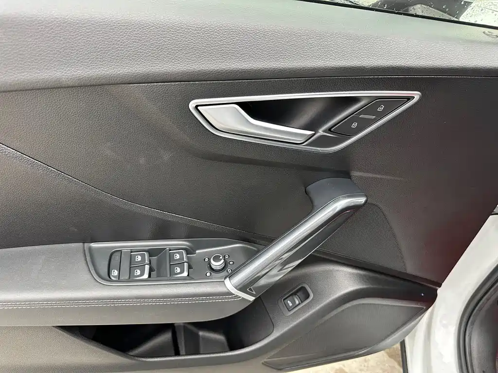 Audi Q2L 2022 — фото 15