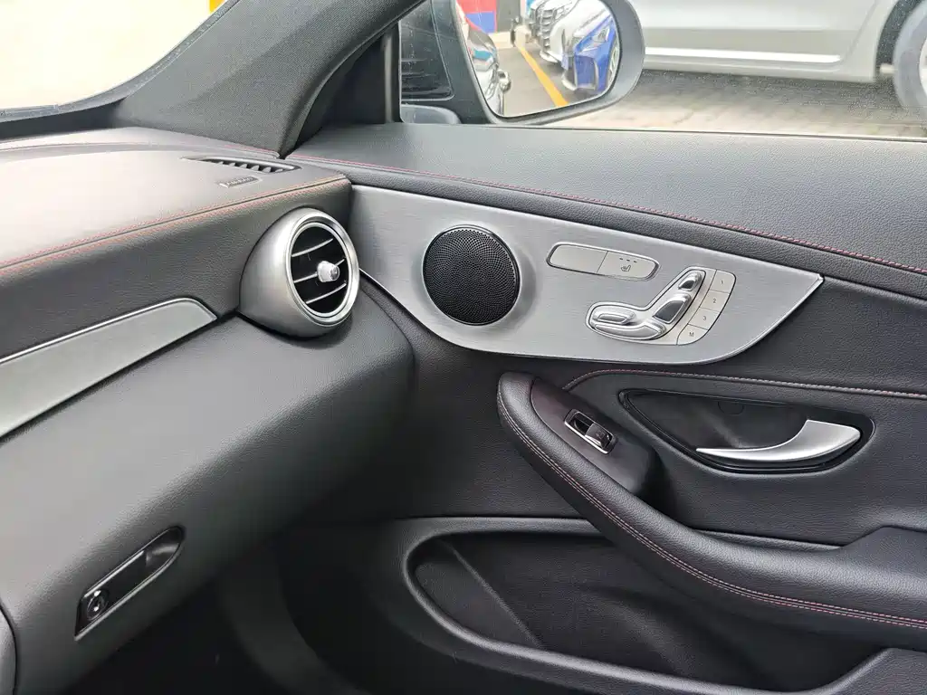 Mercedes-Benz C-Class 2023 — фото 23