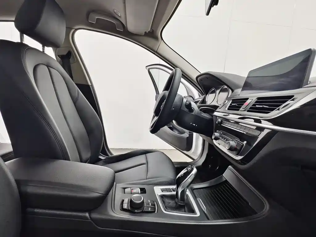 BMW 1 Series 2020 — фото 14