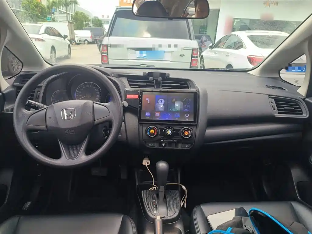 Honda Fit 2017 — фото 10
