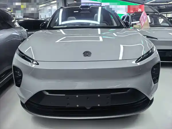 NIO ES8 2023
