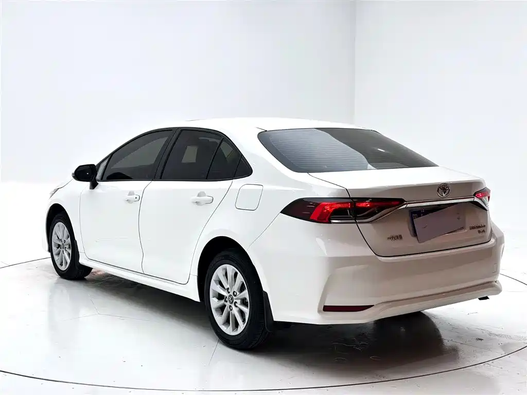 Toyota Corolla 2021 — фото 4