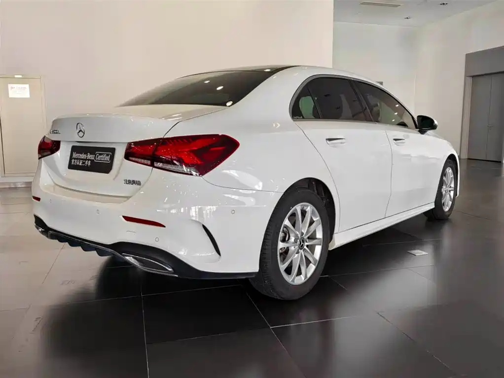 Mercedes-Benz A-Class 2022 — фото 3