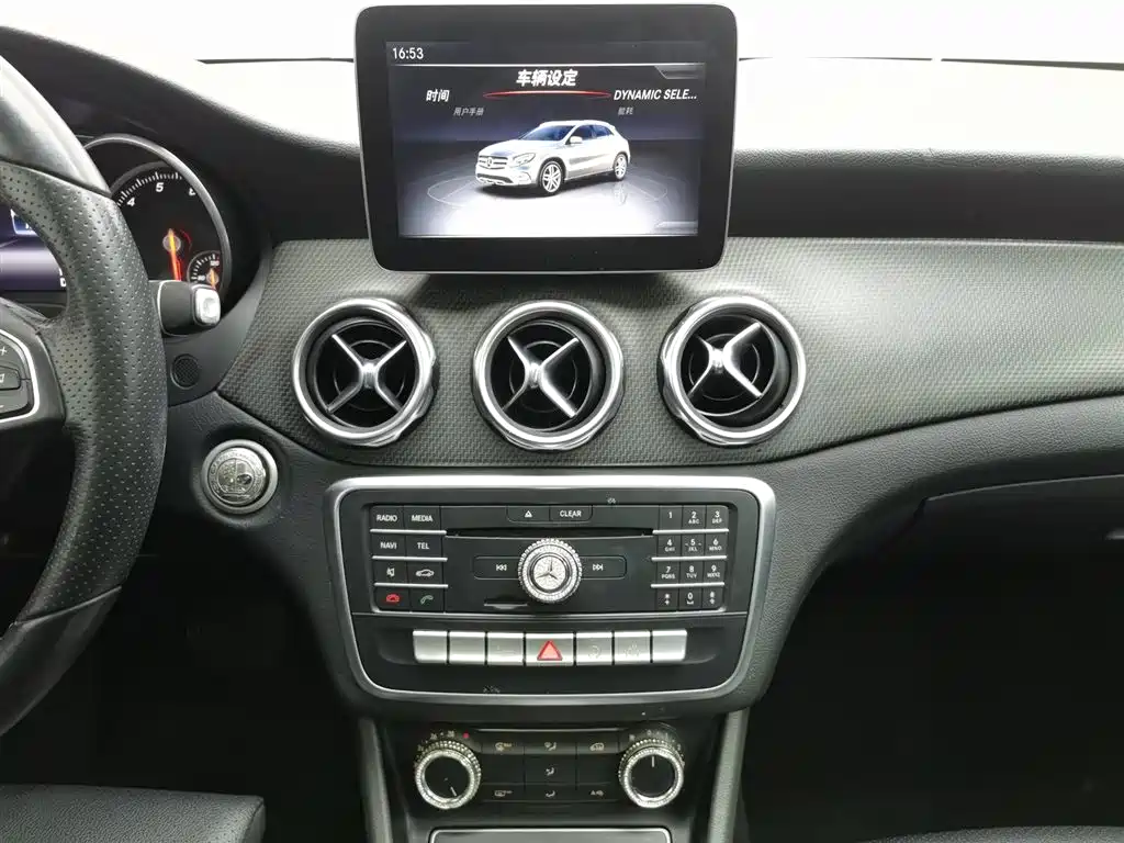 Mercedes-Benz GLA 2017 — фото 12