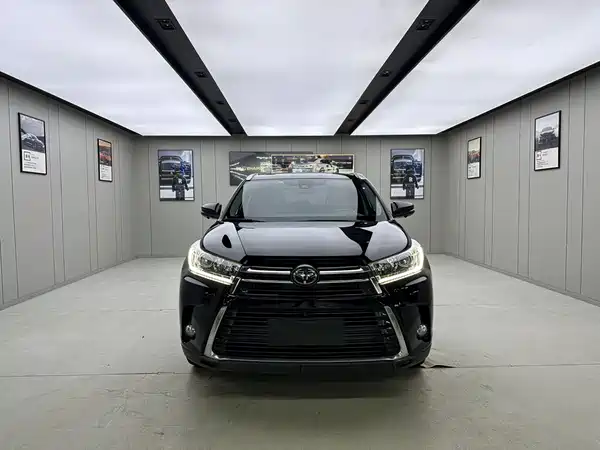 Toyota Highlander 2021