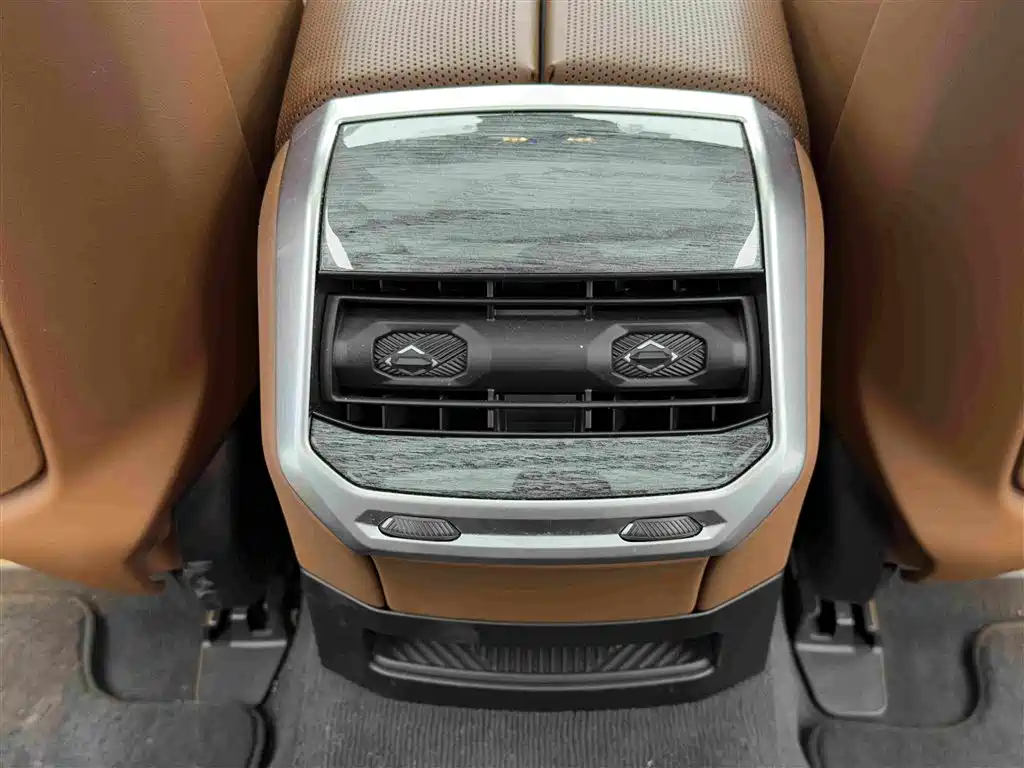 BMW i7 2023 — фото 15