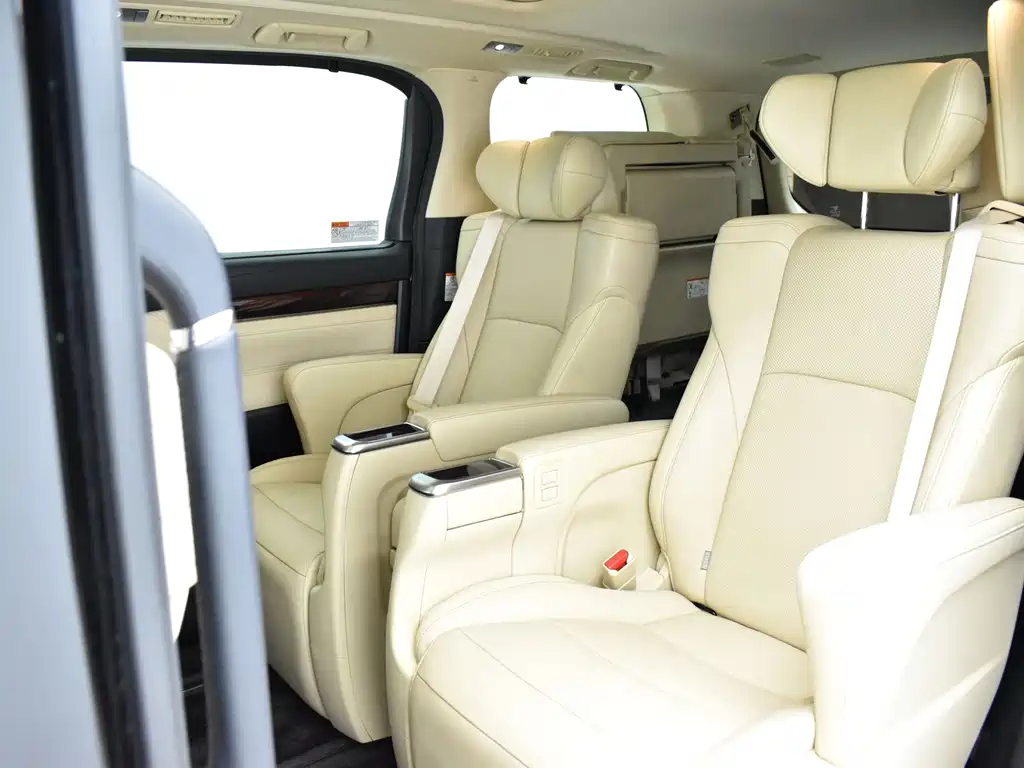 Toyota Alphard 2018 — фото 19