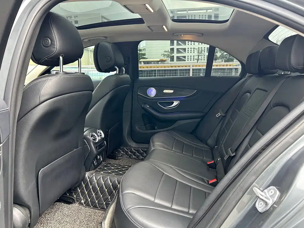 Mercedes-Benz C-Class 2019 — фото 12