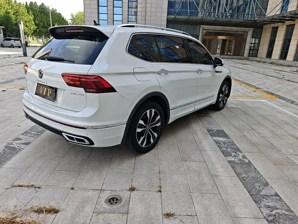 Volkswagen Tiguan L 2023