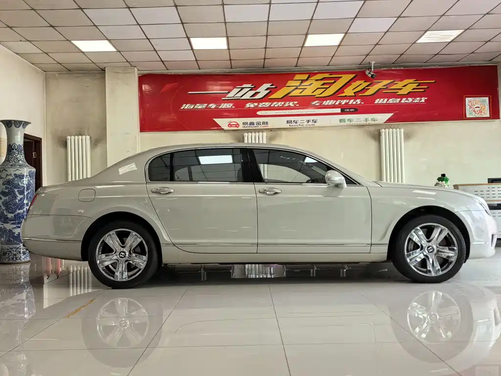 Bentley Flying Spur 2013 — фото 18