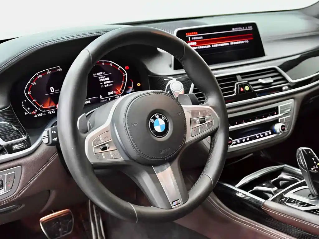 BMW 7 Series 2019 — фото 22