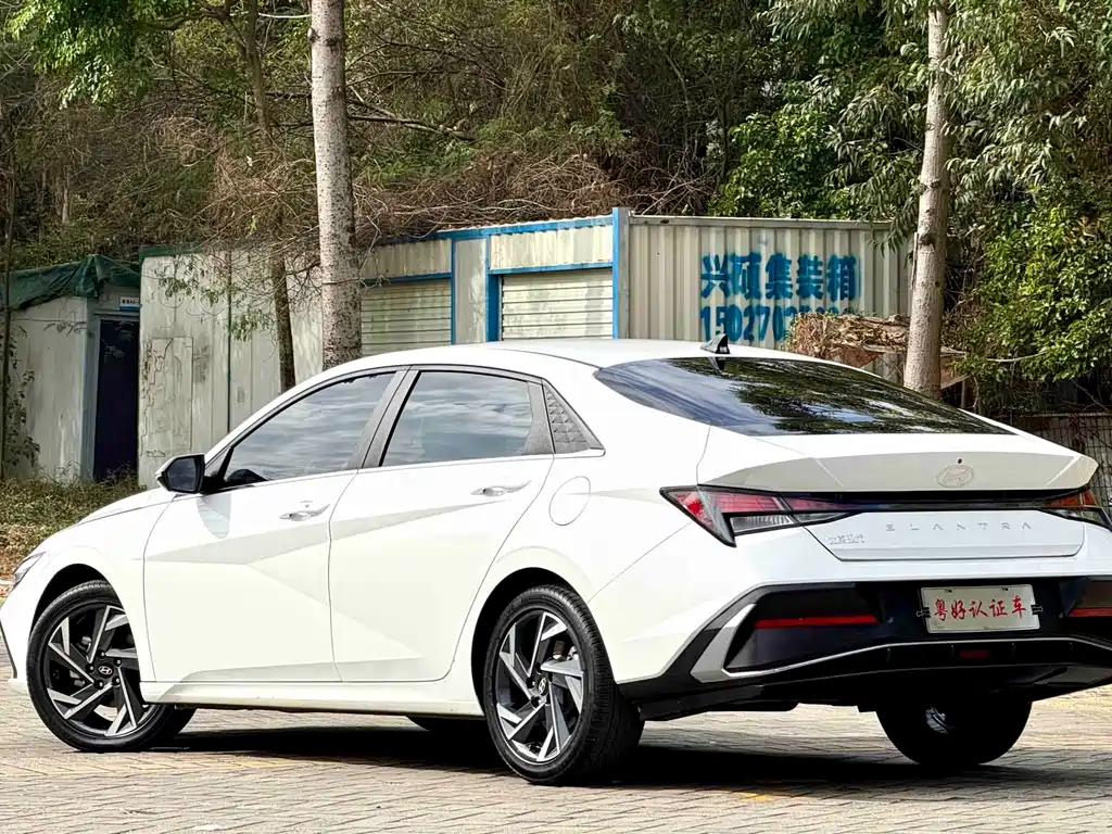 Hyundai Elantra 2024 — фото 4