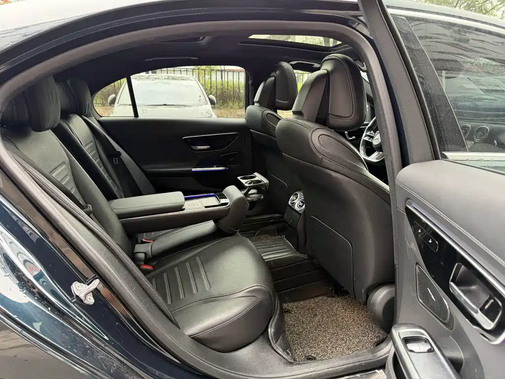 Mercedes-Benz C-Class 2022 — фото 10