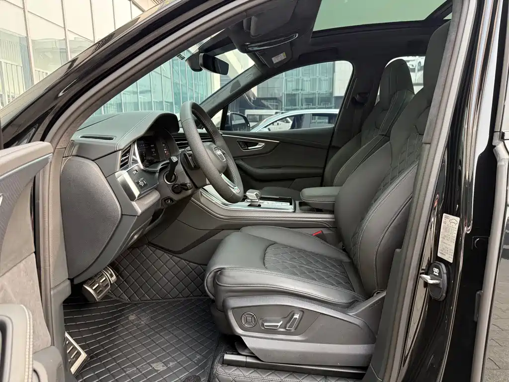 Audi SQ7 2025 — фото 23