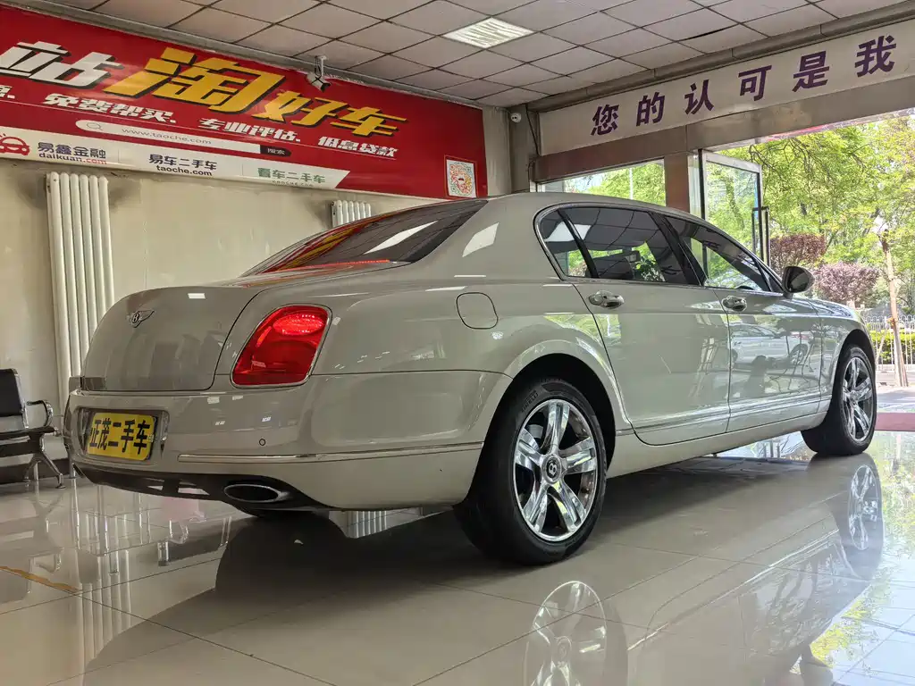 Bentley Flying Spur 2013 — фото 20