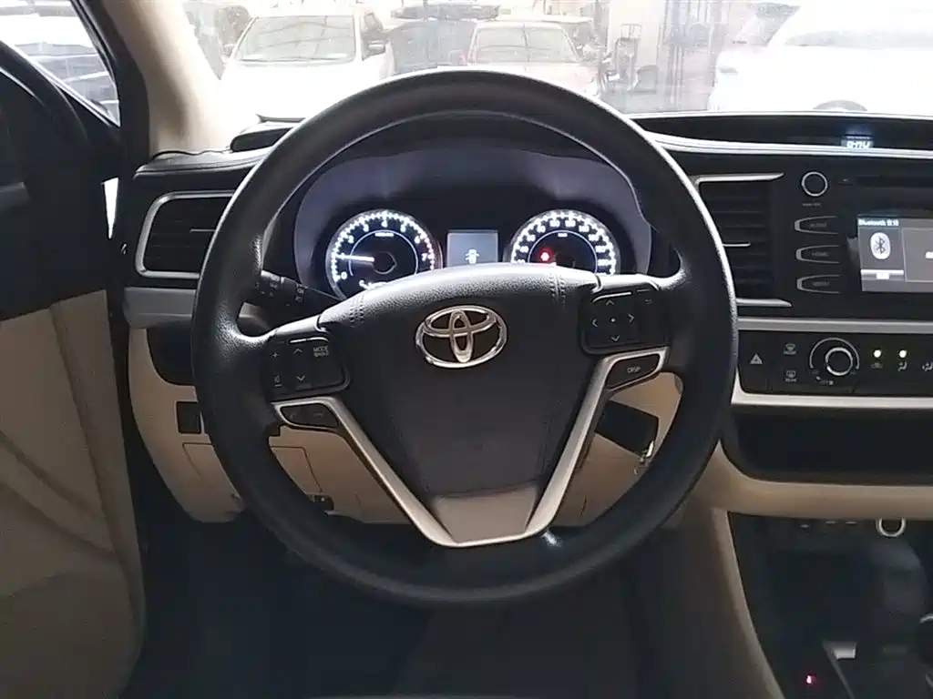 Toyota Highlander 2021 — фото 11