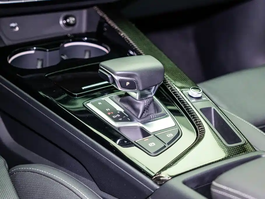 Audi A4L 2021 — фото 17