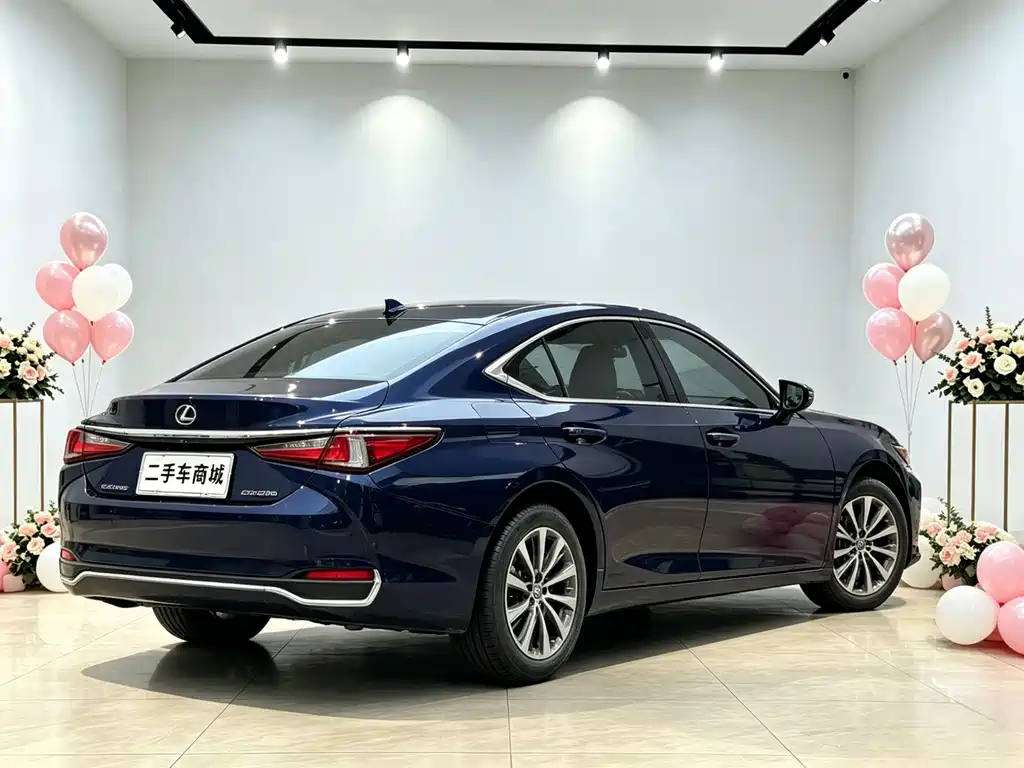 Lexus ES 2023 — фото 13