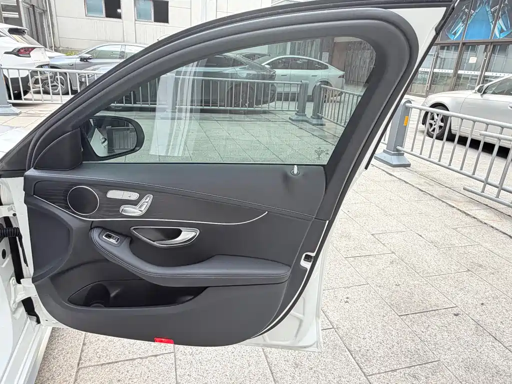 Mercedes-Benz C-Class 2020 — фото 12
