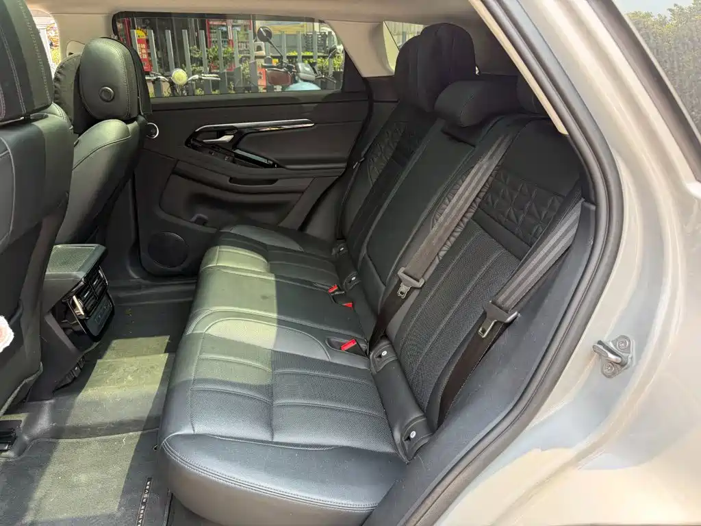 Land Rover Range Rover Evoque 2023 — фото 12