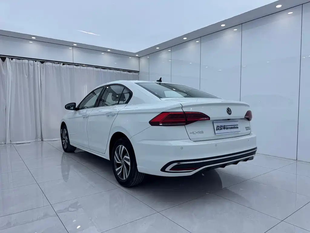 Volkswagen Bora 2023
