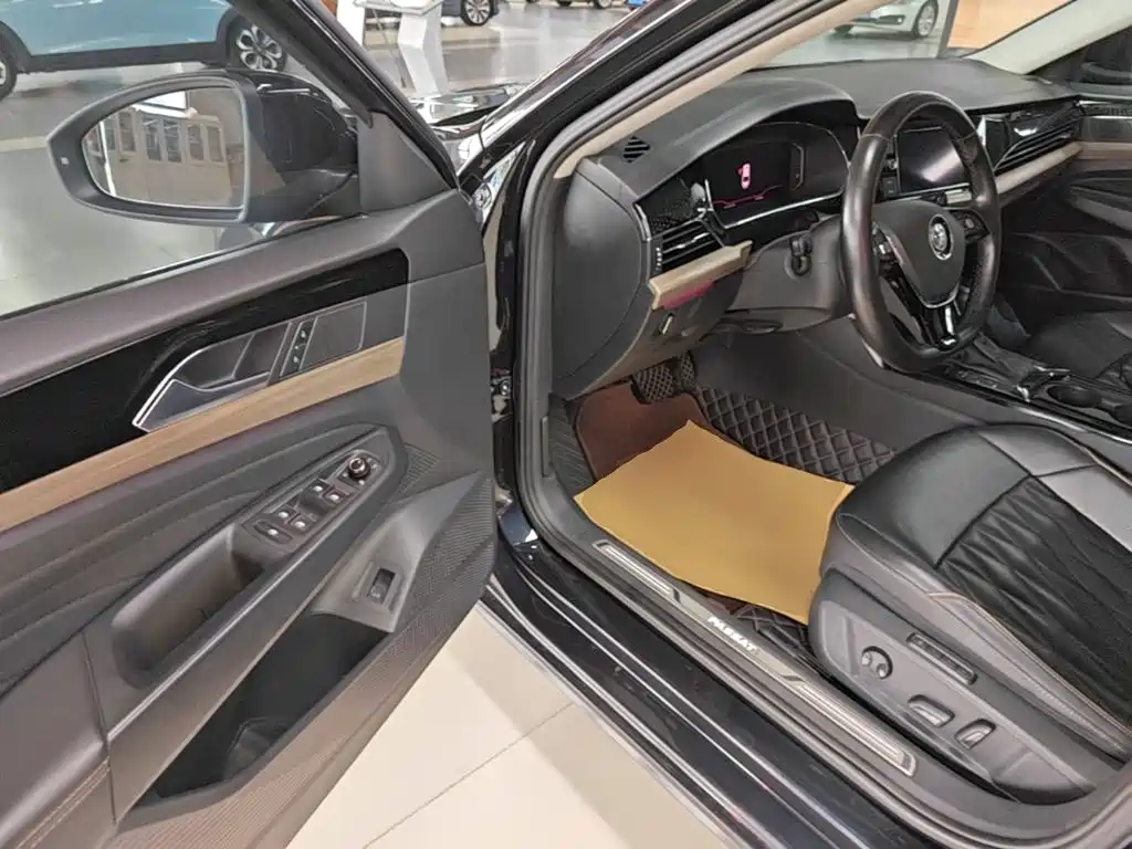 Volkswagen Passat 2019 — фото 16