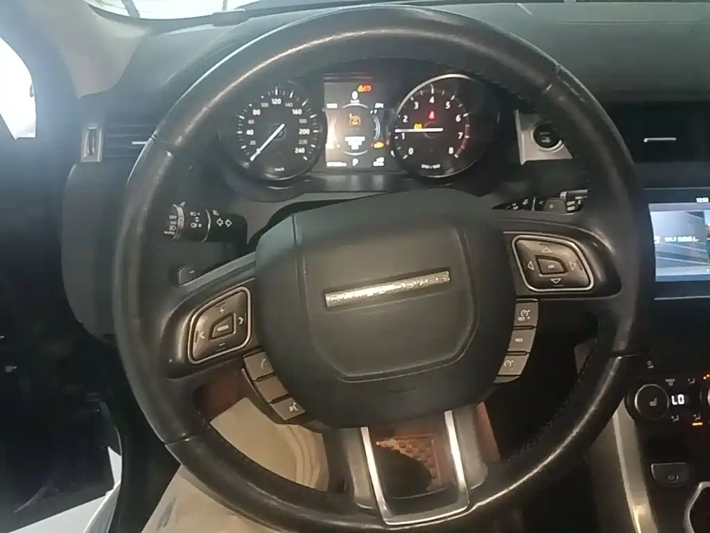 Land Rover Range Rover Evoque 2017 — фото 11