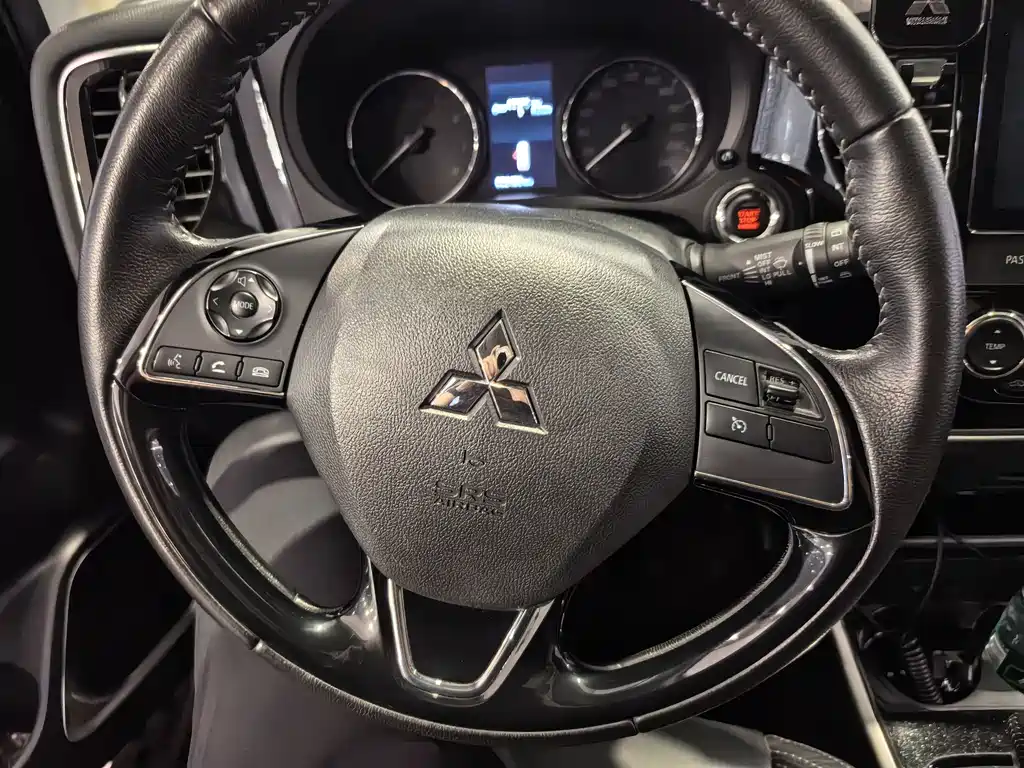 Mitsubishi Outlander 2019 — фото 12