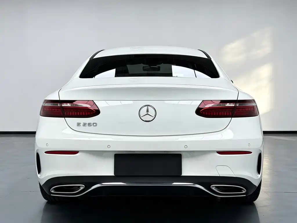 Mercedes-Benz E-Class 2023 — фото 12