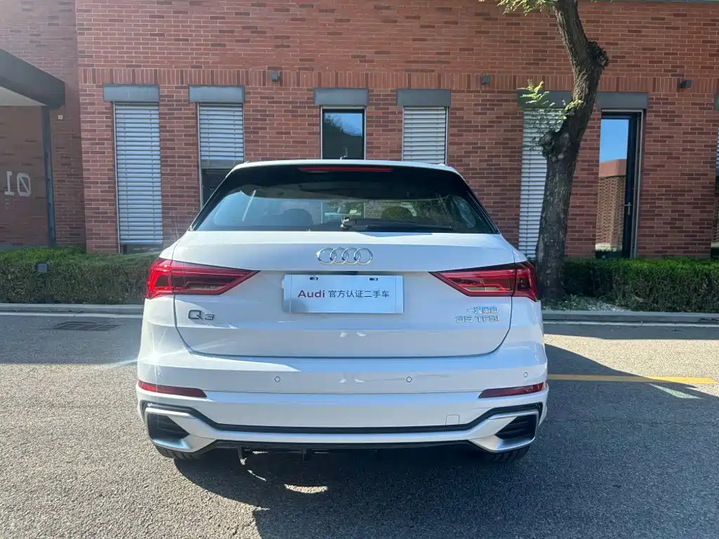 Audi Q3 2025 — фото 12