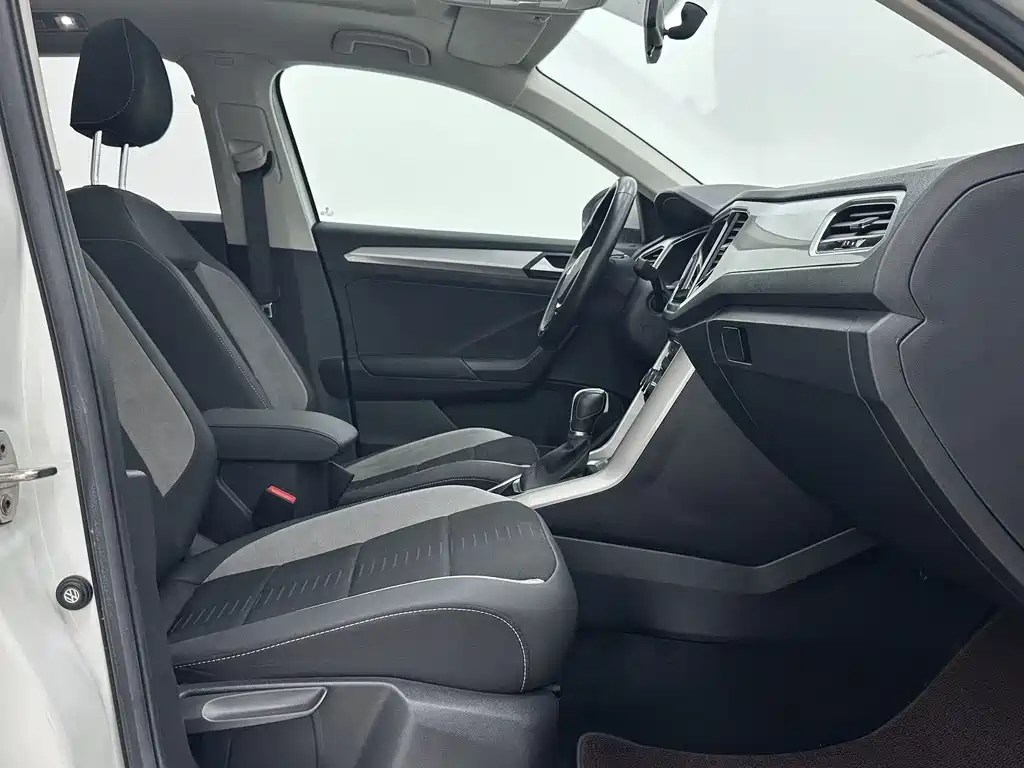Volkswagen T-Roc 2022 — фото 8