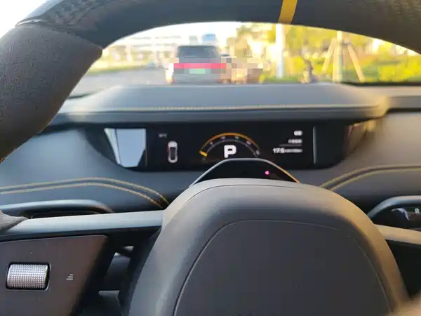 Xiaomi SU7 Ultra 2025