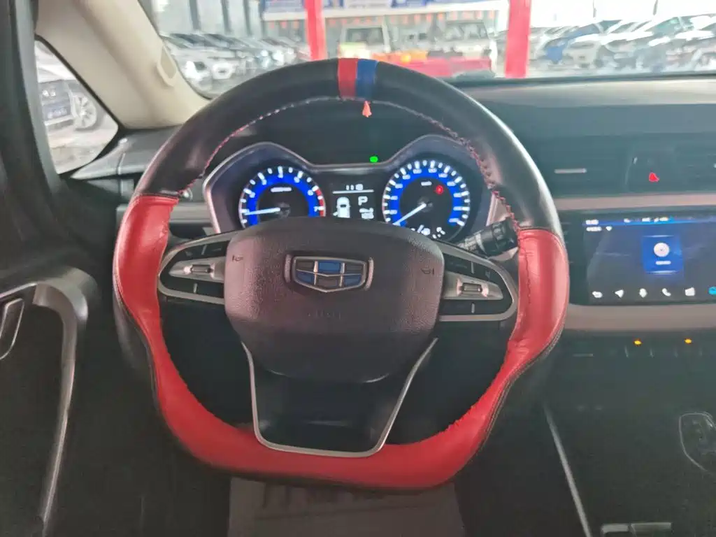 Geely Vision X3 2019 — фото 11