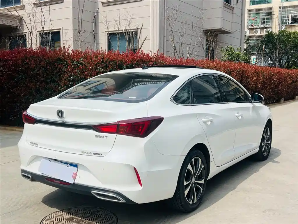 Changan Eado 2022 — фото 12