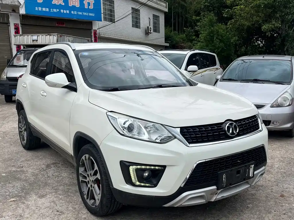 BAIC Shenbao X35 2017 — фото 3