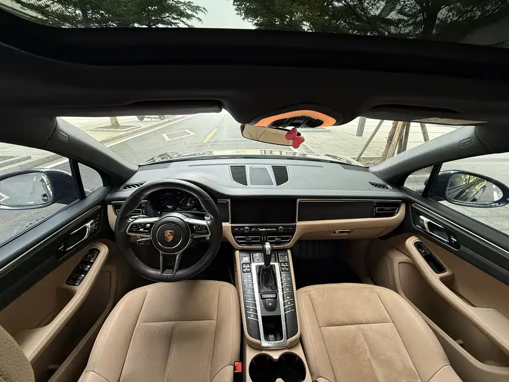 Porsche Macan 2019 — фото 21