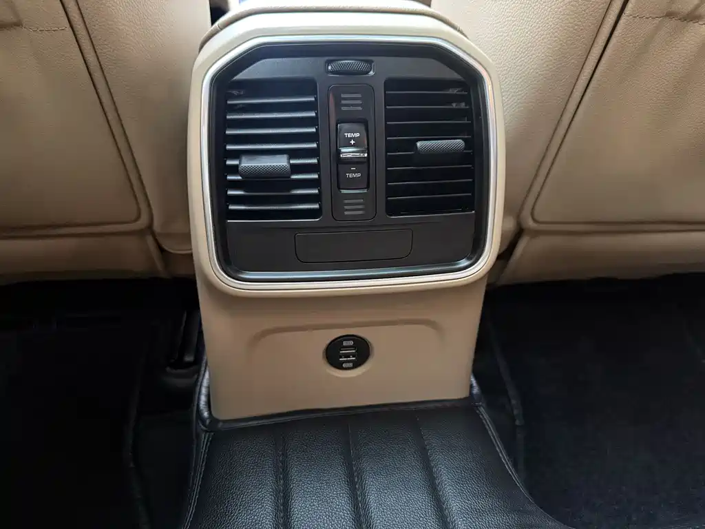 Porsche Macan 2019 — фото 13